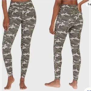 Spanx Assets Camoflage Jegging/Leggings Medium